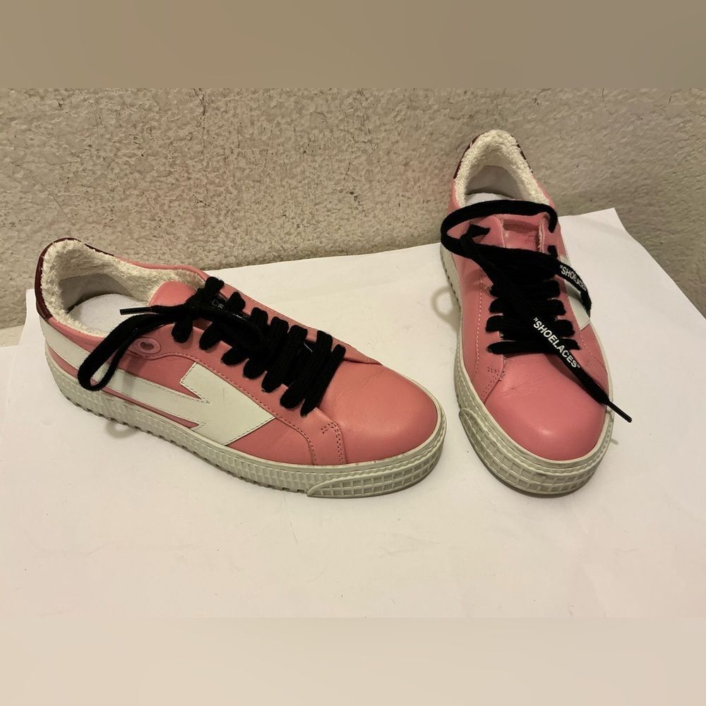 Off White Arrow stylish Sneaker S Pink with Black Laces